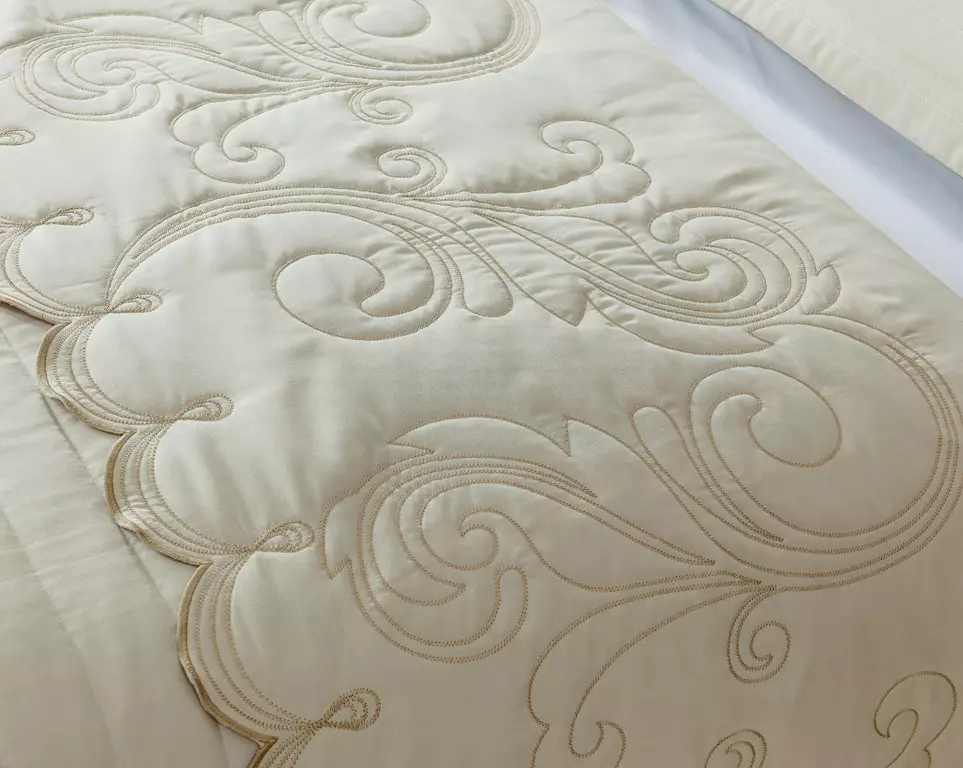 KIT ENXOVAL KING VERSÁTILE DUO 06 PEÇAS - MATELASSADO E BORDADO -  MEDIDA DE SUPER KING foto adicional 14