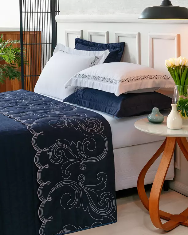 KIT ENXOVAL KING VERSÁTILE DUO 06 PEÇAS - MATELASSADO E BORDADO -  MEDIDA DE SUPER KING foto adicional 15