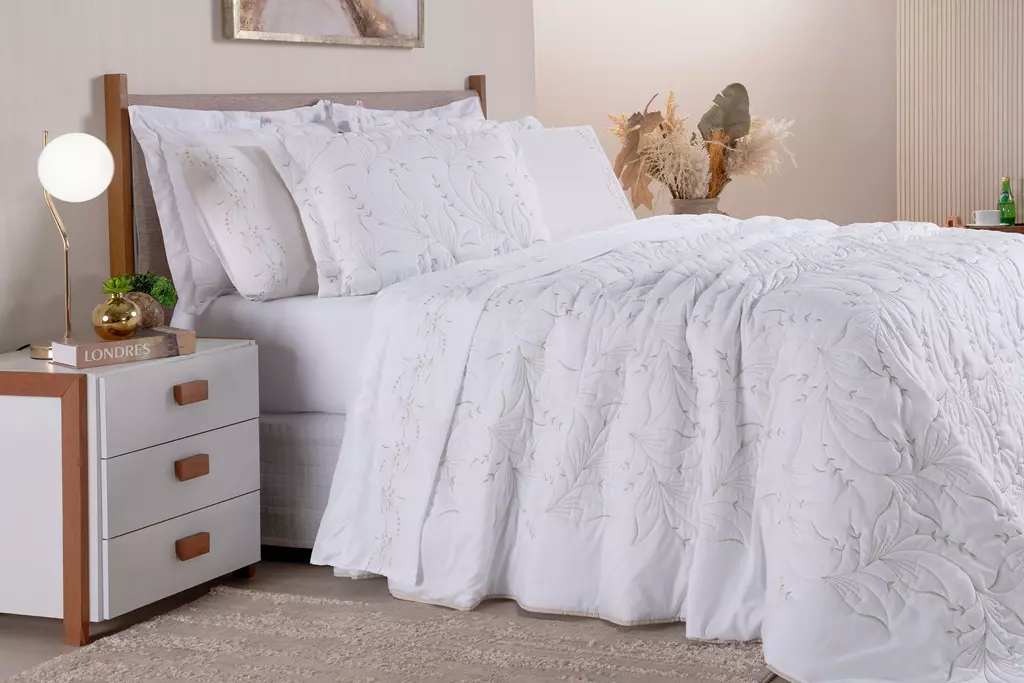 COBRE LEITO QUEEN SINTONIA 03 PEÇAS - 200 FIOS - BORDADO foto adicional 2