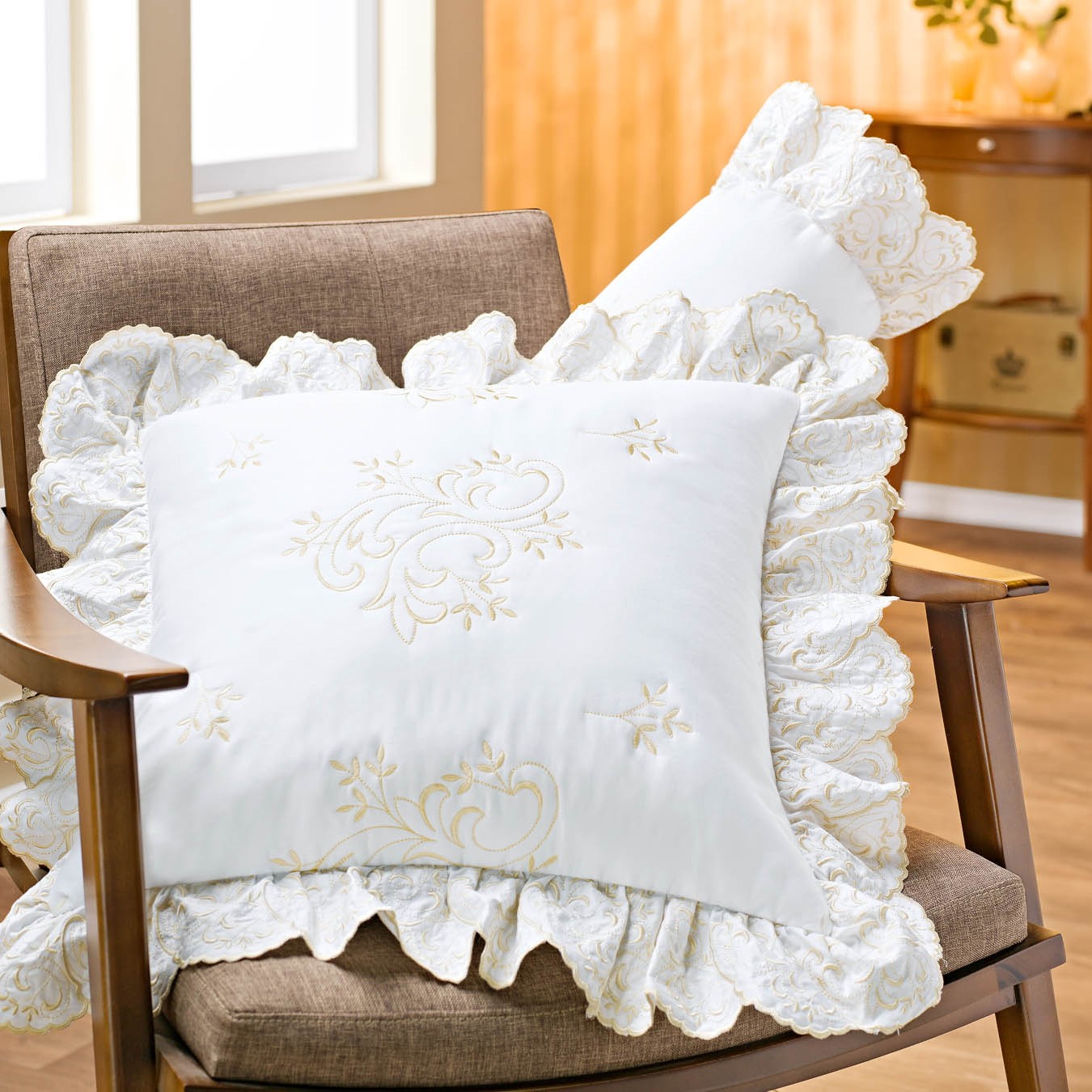 ALMOFADA ANDORRA CAPA E REFIL  - BORDADA - 400 FIOS -100 % ALGODÃO foto adicional 2