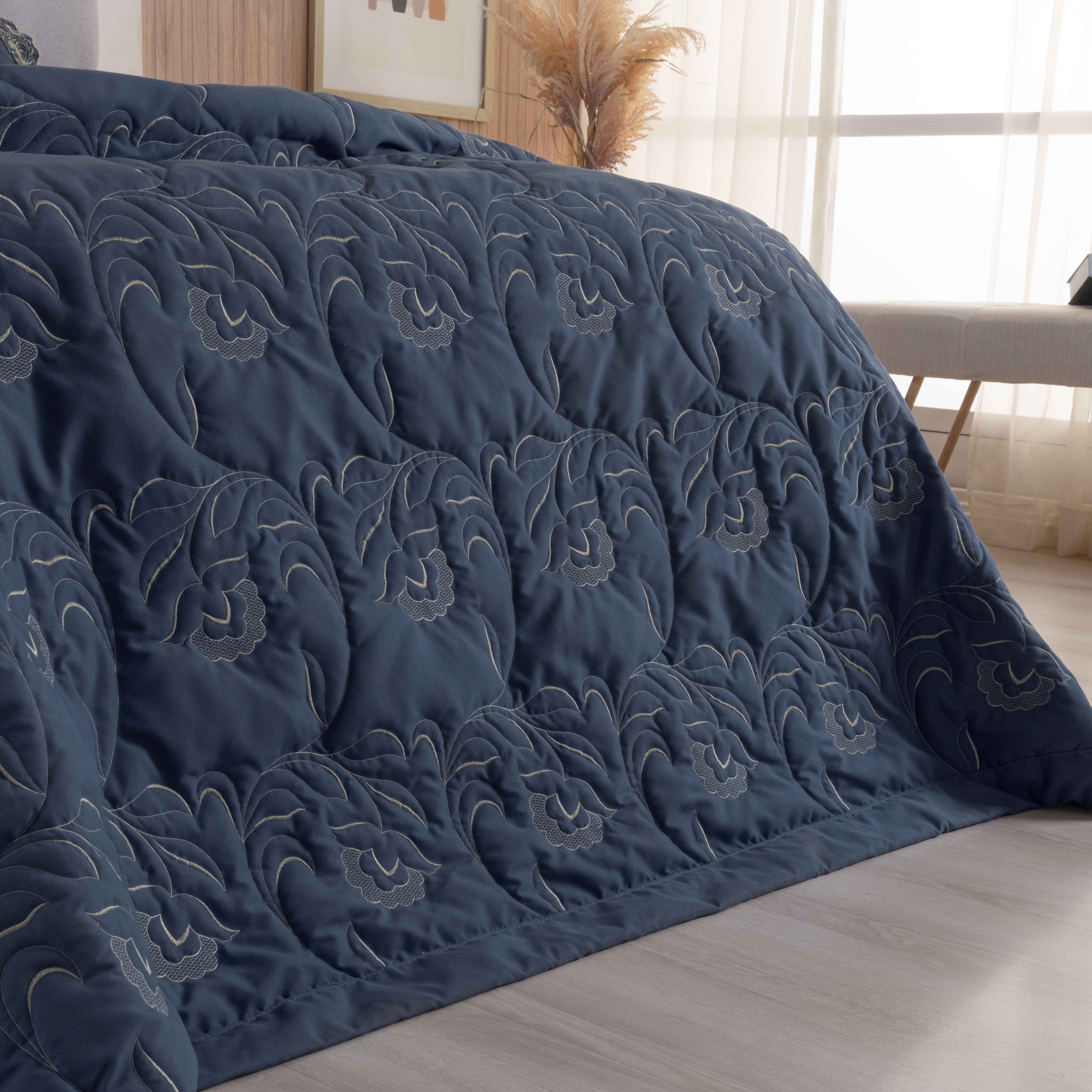 COBRE LEITO BORDADO KING ELEGANCE 3 PEÇAS - MEDIDA DE SUPER KING - 3,10 X 2,70 foto adicional 4