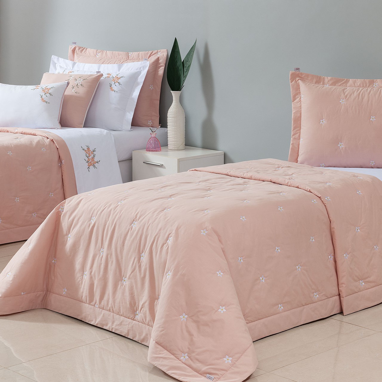 COBRE LEITO SOLTEIRO BEM - ME -  QUER 2 PEÇAS -BORDADO - PERCAL 230 FIOS