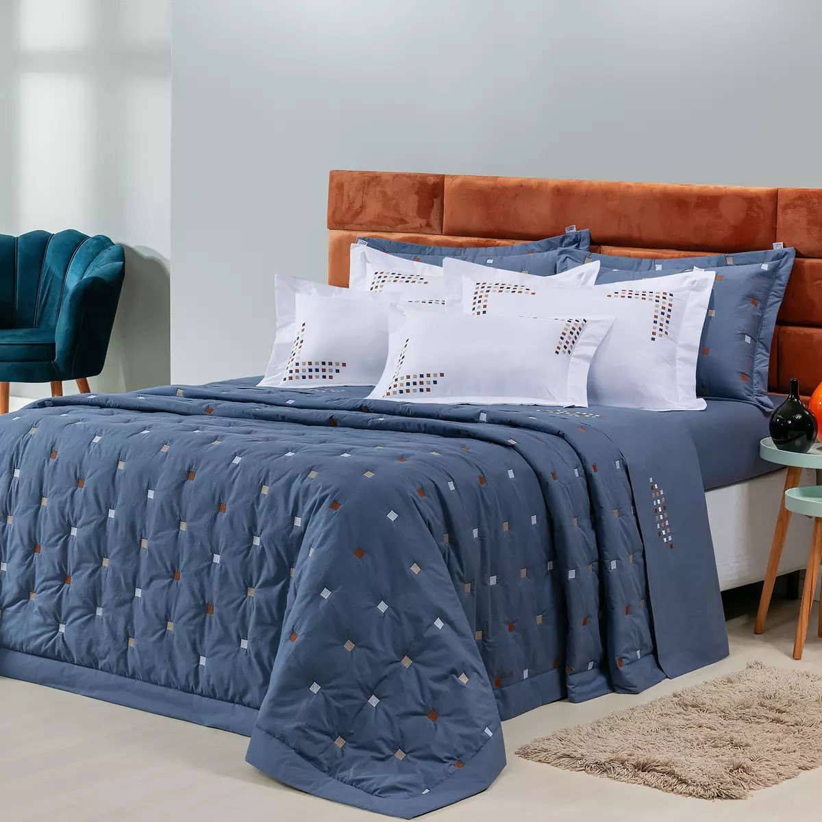 COBRE LEITO QUEEN ESTILO 03 PECAS - PERCAL 230 FIOS - BORDADO