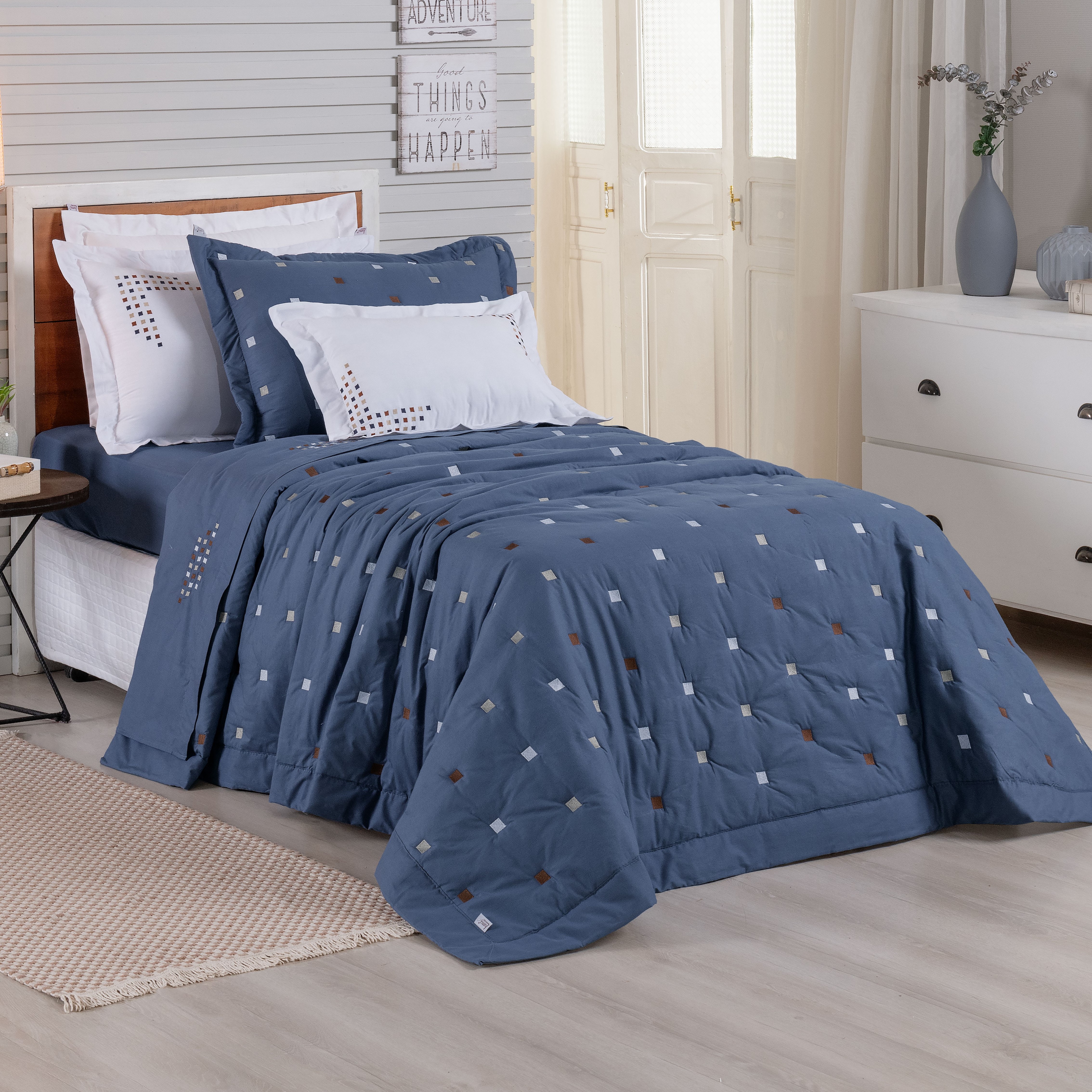 COBRE LEITO SOLTEIRO ESTILO 02 PEÇAS - PERCAL 230 FIOS - BORDADO