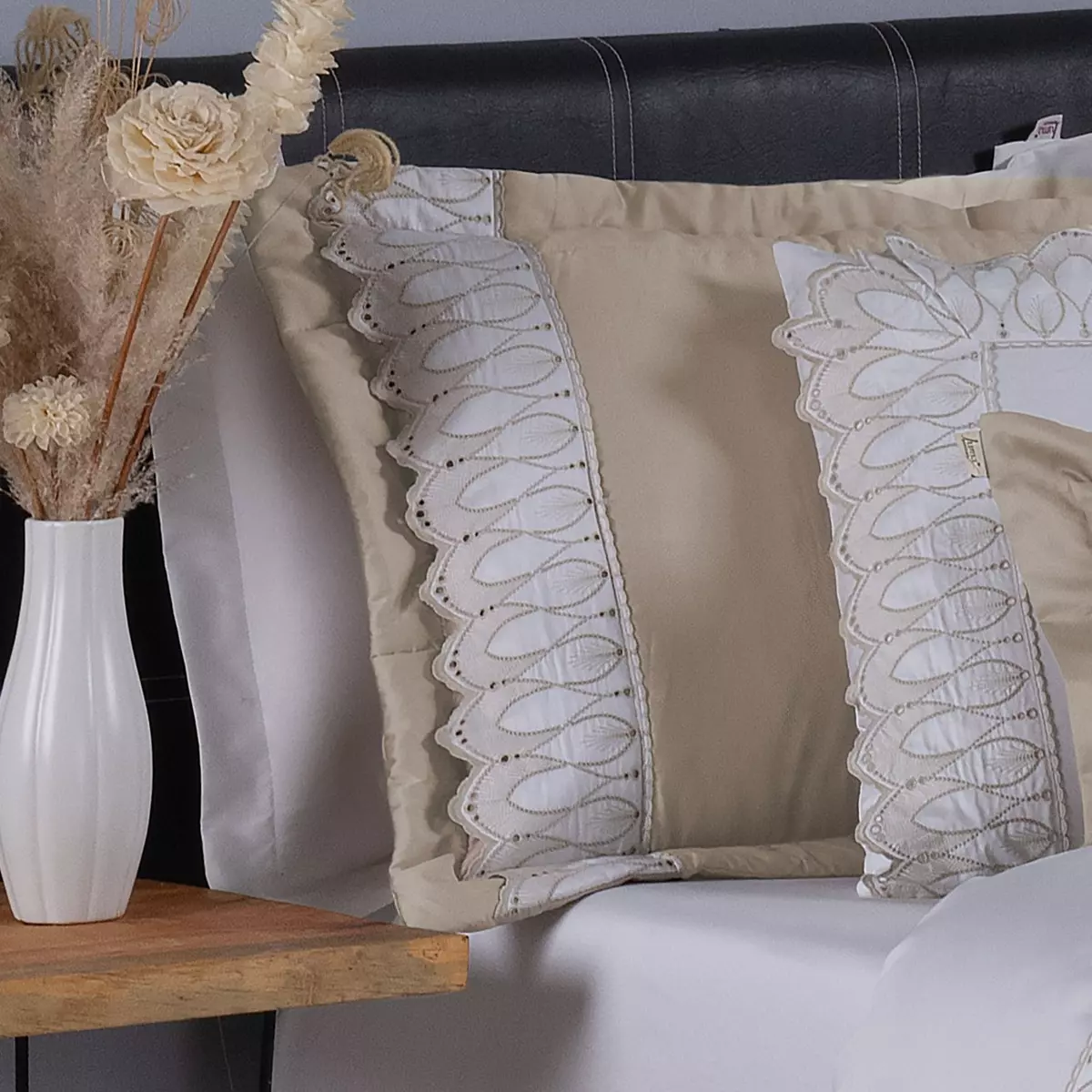 JOGO DE CAMA BORDADO QUEEN ROYALE  4 PEÇAS - 400 FIOS - ALGODÃO foto adicional 5