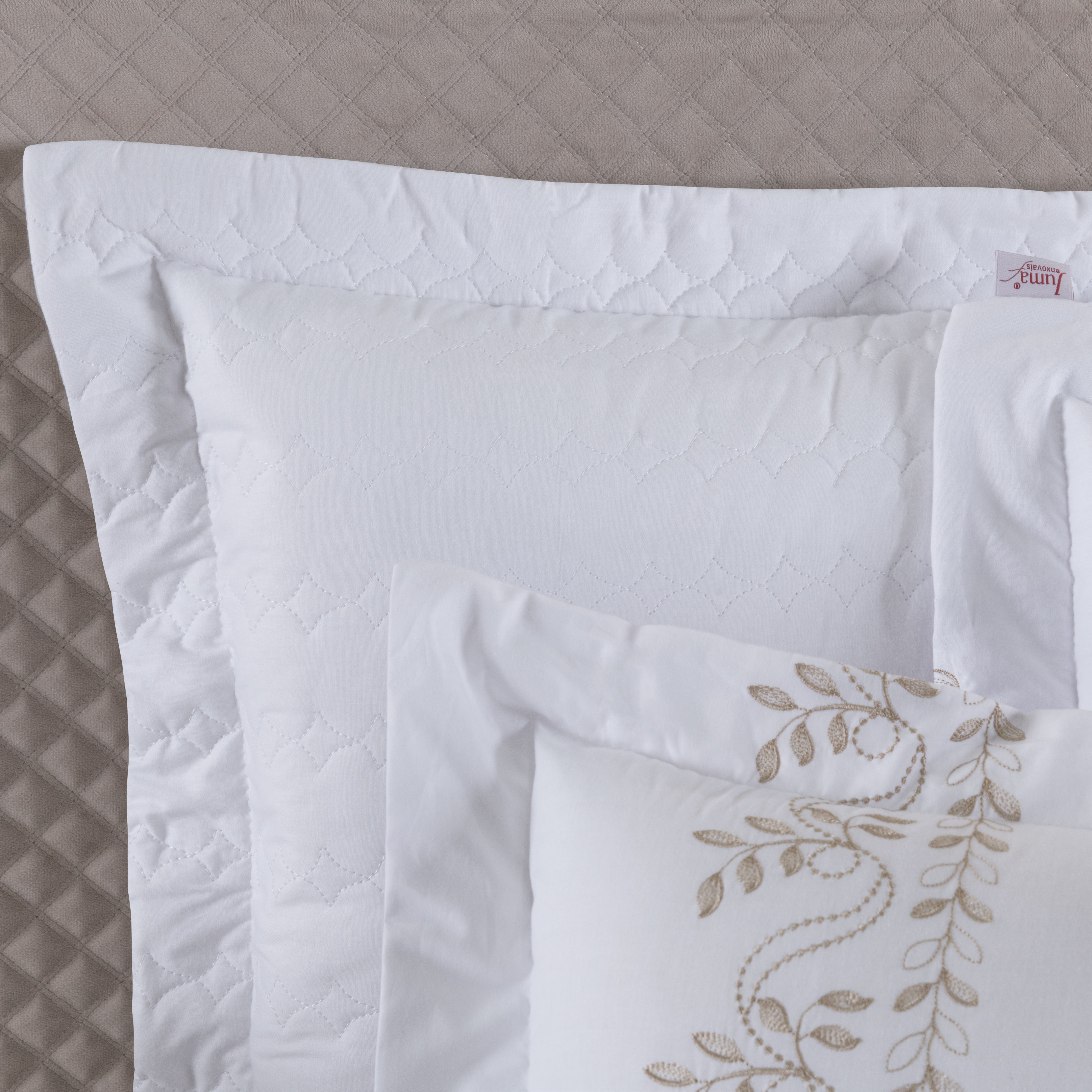 COBRE LEITO KING BORDADO GARDEN  3 PEÇAS - 230 FIOS - MEDIDA DE SUPER KING foto adicional 3