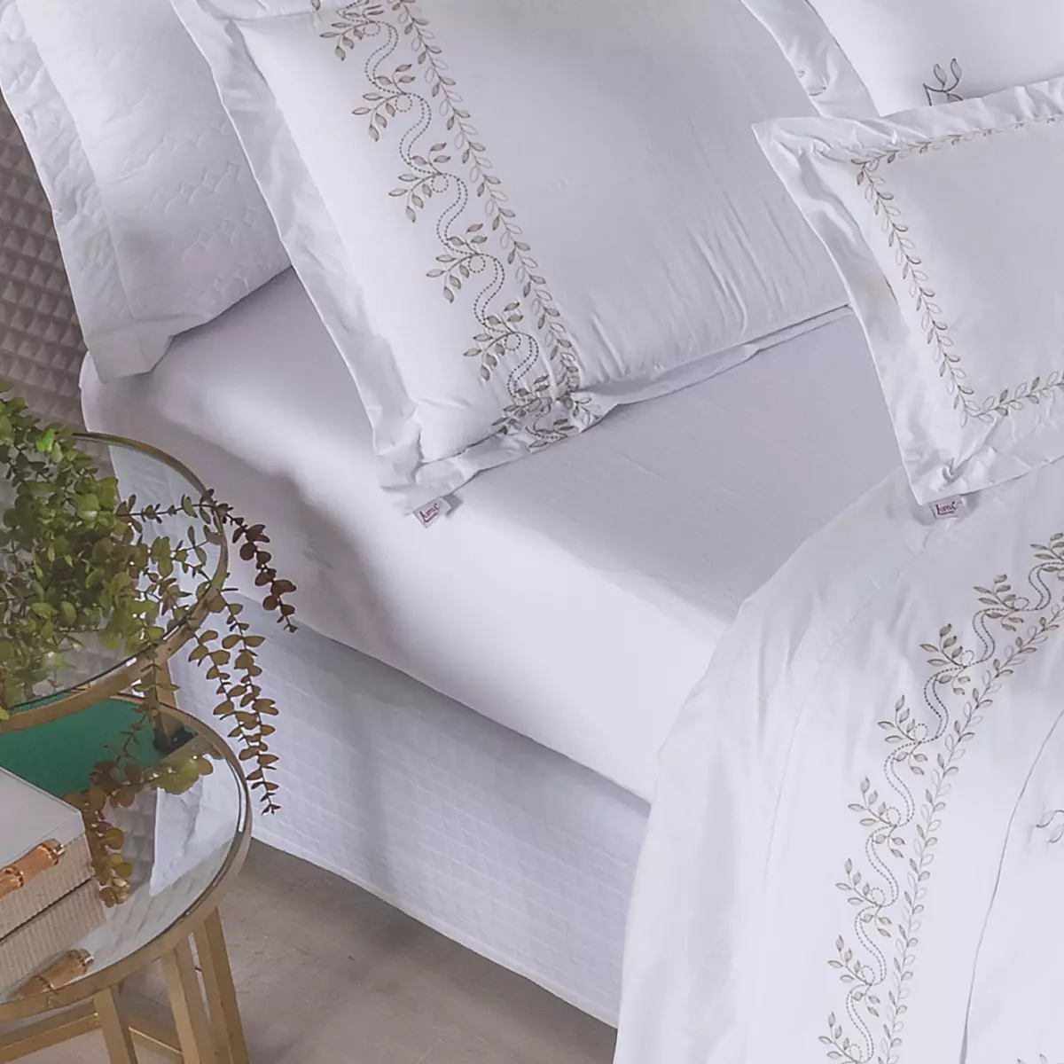 JOGO DE CAMA KING BORDADO GARDEN 4 PEÇAS foto adicional 2