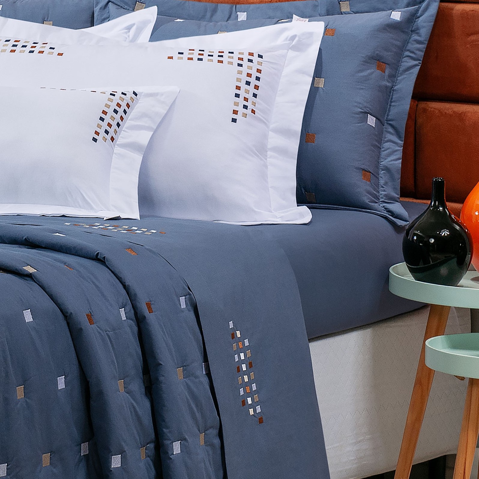 JOGO DE CAMA KING  ESTILO 04 PEÇAS - 230 FIOS - BORDADO foto adicional 3