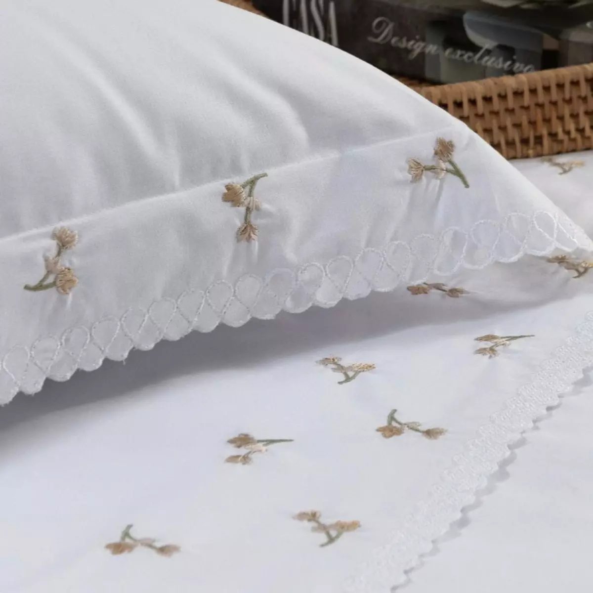 JOGO DE CAMA QUEEN BORDADO FASCÍNIO  4 PEÇAS foto adicional 1