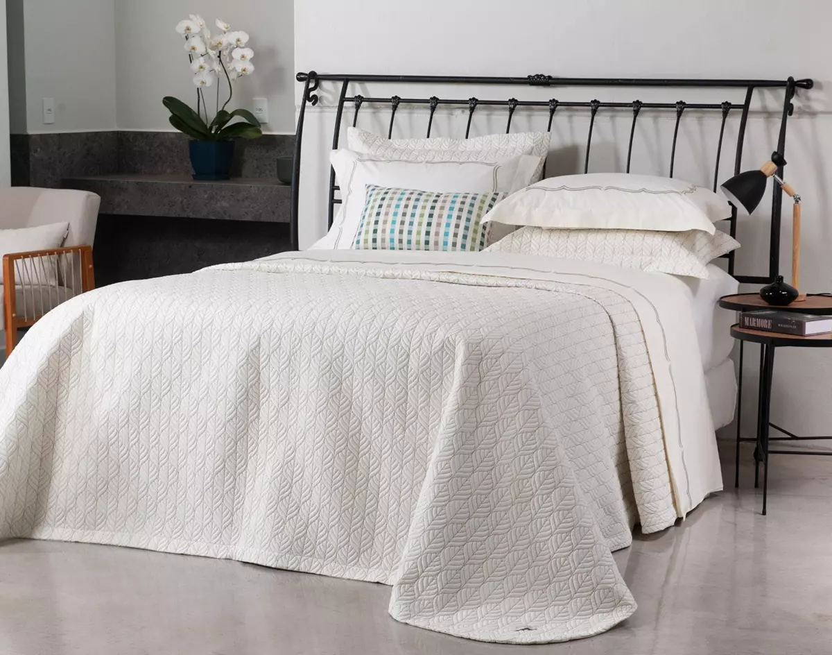 COBRE LEITO SUPER KING BRISA 3 PEÇAS - BORDADO