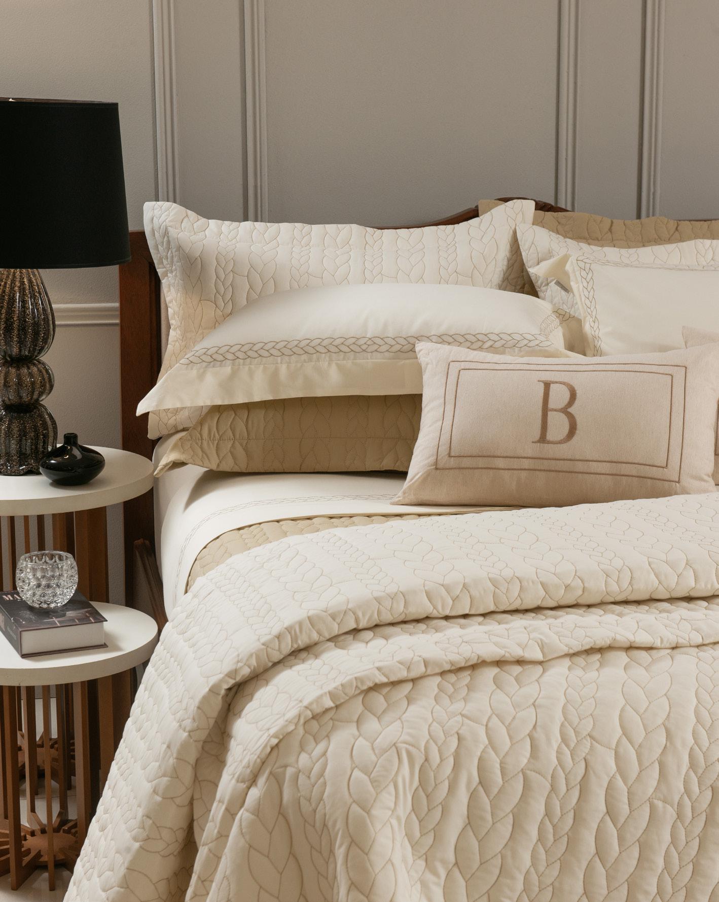 JOGO DE CAMA  QUEEN TRESSER  4 PEÇAS - BORDADO