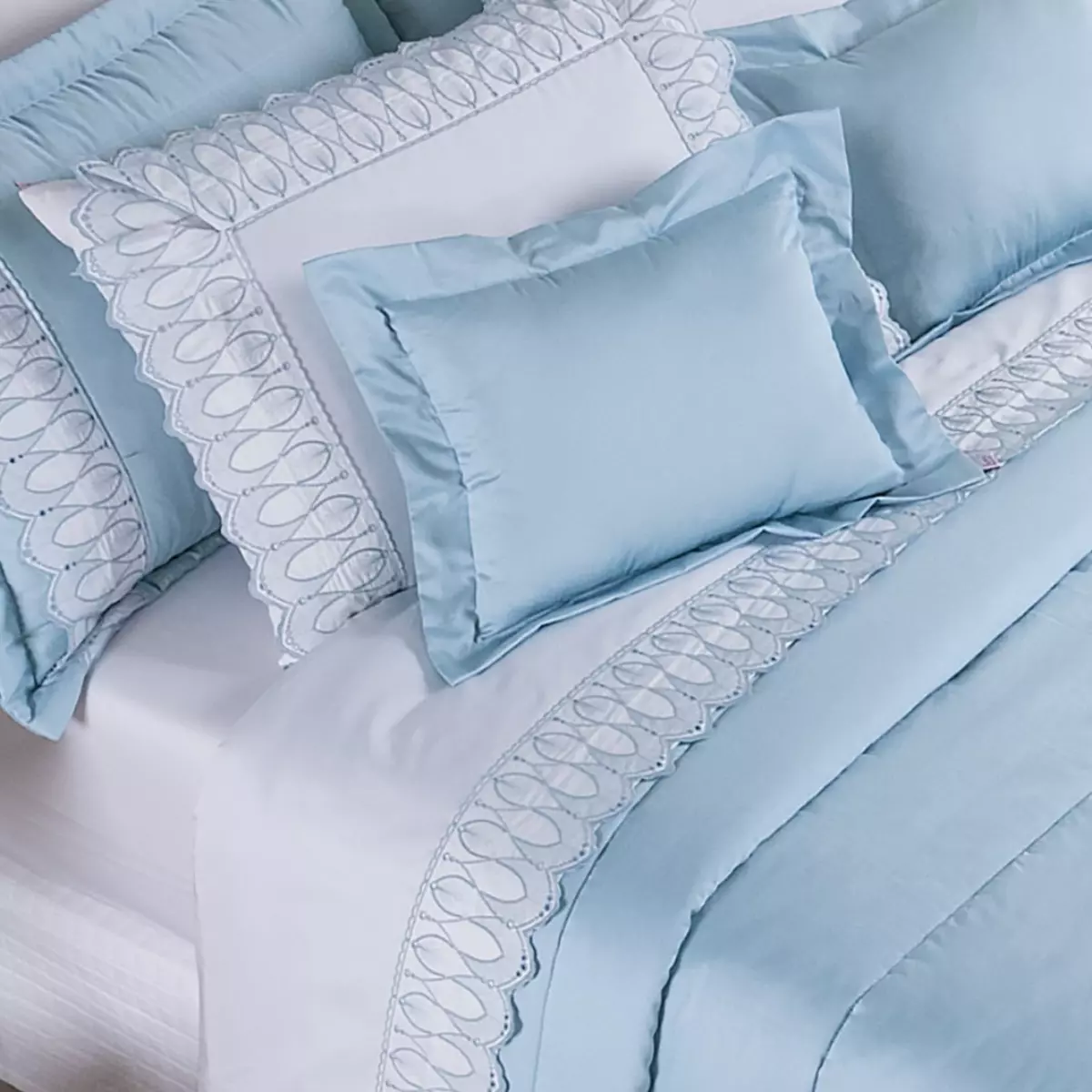 ALMOFADA BORDADA ROYALE - CAPA E REFIL -  230 FIOS foto adicional 1