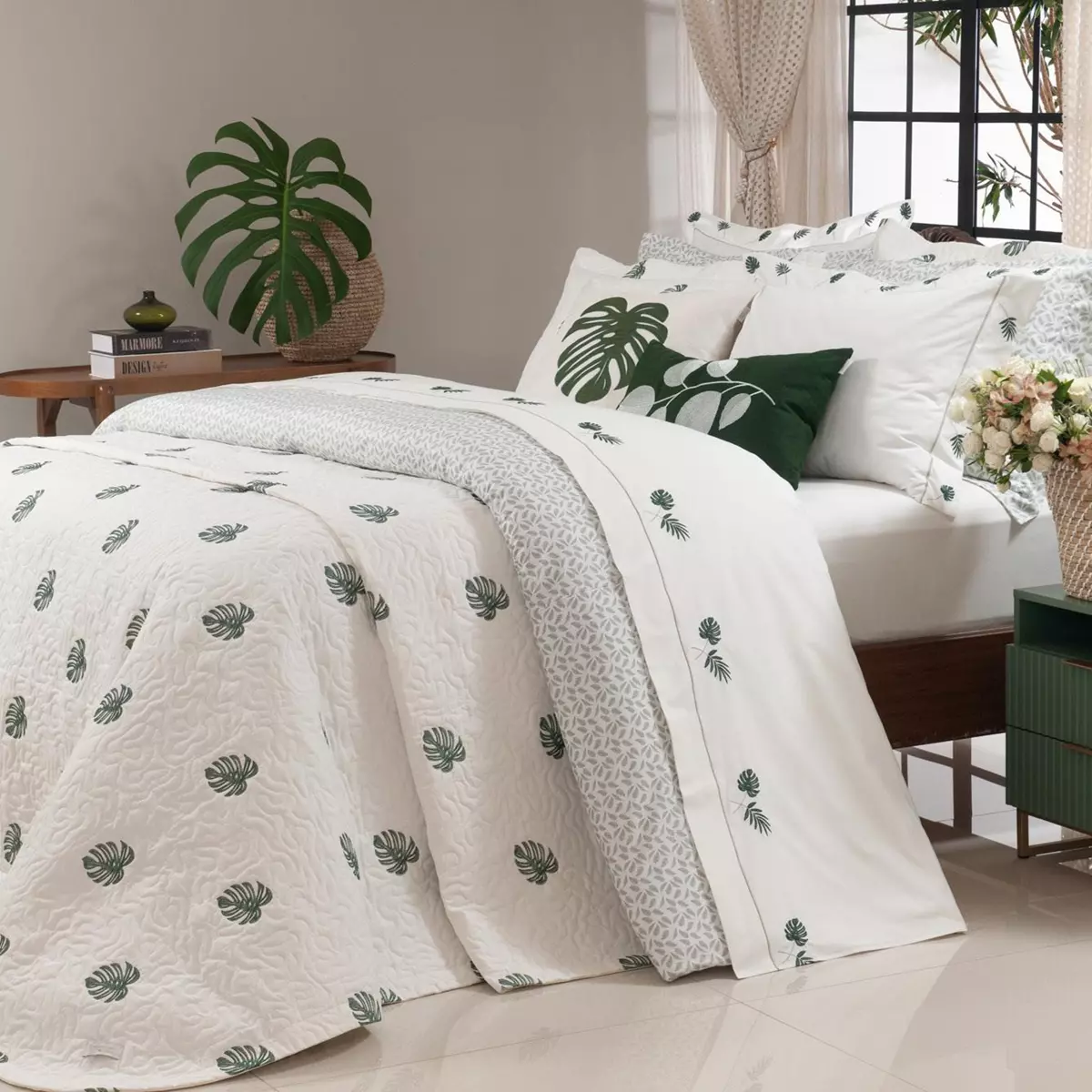 COBRE LEITO SUPER KING PRIMAVERA 03 PEÇAS - PERCAL 200 FIOS - MATELADO - BORDADO