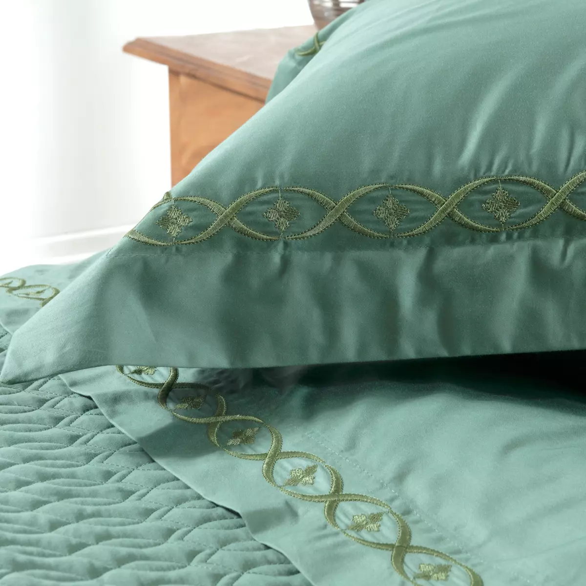 JOGO DE CAMA CASAL PADRÃO  BORDADO AYLA 4 PEÇAS - 400 FIOS EGÍPCIOS foto adicional 6