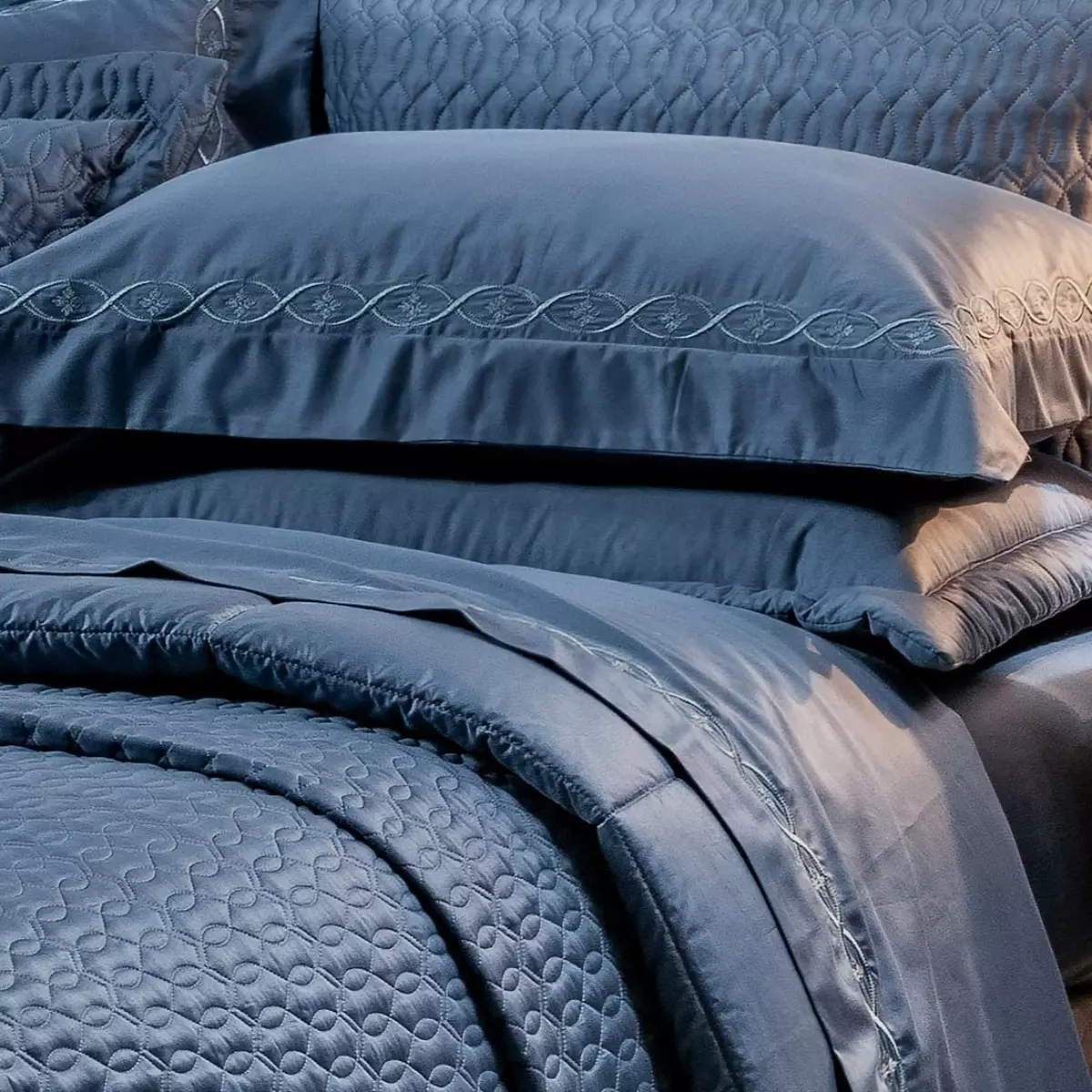 JOGO DE CAMA QUEEN AYLA BORDADO 4 PECAS - 400 FIOS EGIPCIOS foto adicional 1