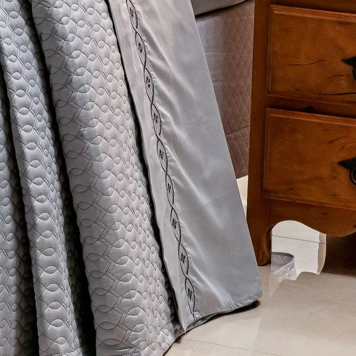 JOGO DE CAMA QUEEN AYLA BORDADO 4 PECAS - 400 FIOS EGIPCIOS foto adicional 4