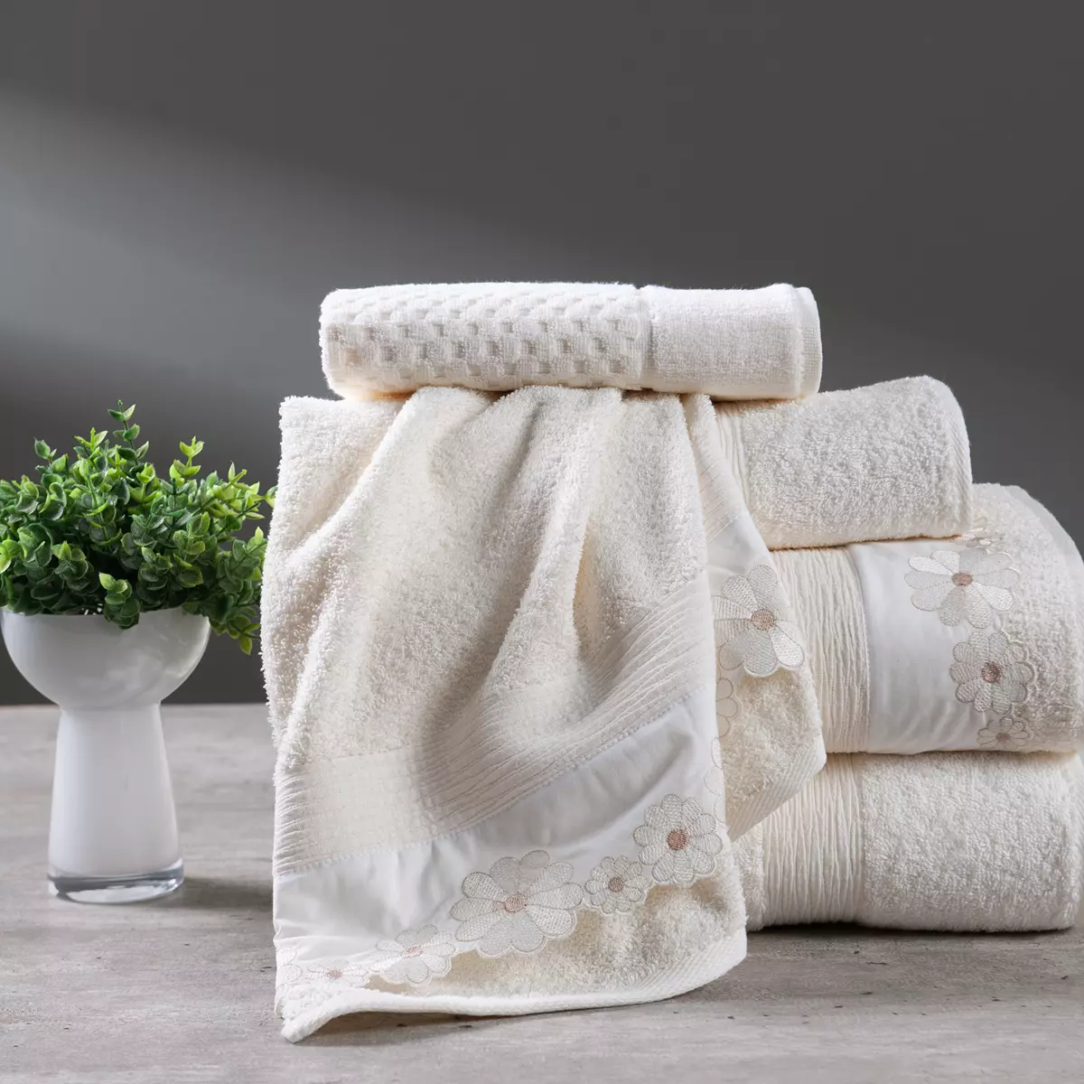 JOGO DE BANHO GIGANTE BORDADO NUANCE 05 PEÇAS  foto adicional 2