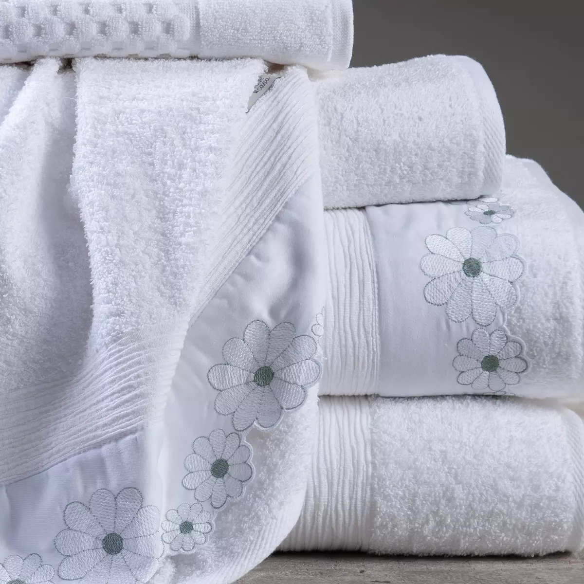 JOGO DE BANHO GIGANTE BORDADO NUANCE 05 PEÇAS  foto adicional 3