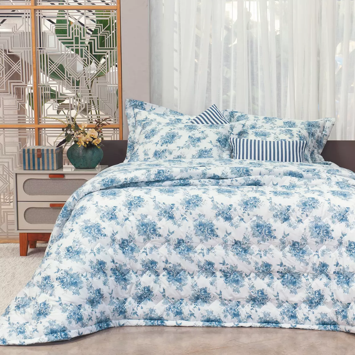 COBRE LEITO SUPER  KING  POEME 3 PEÇAS - PERCAL 300 FIOS ACETINADOS