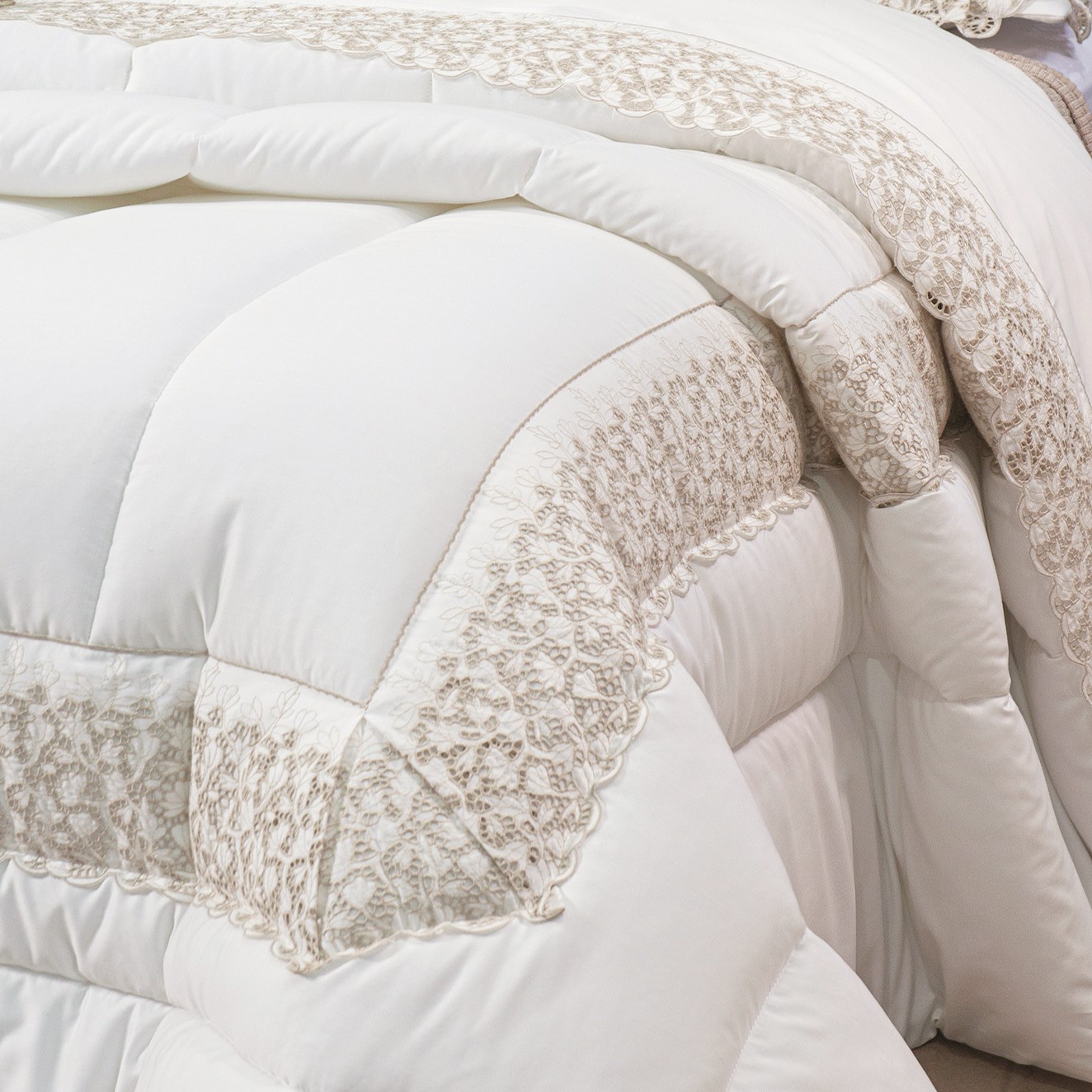 KIT EDREDOM KING VALERIE 03 PEÇAS  - PERCAL 300 FIOS ACETINADOS foto adicional 4