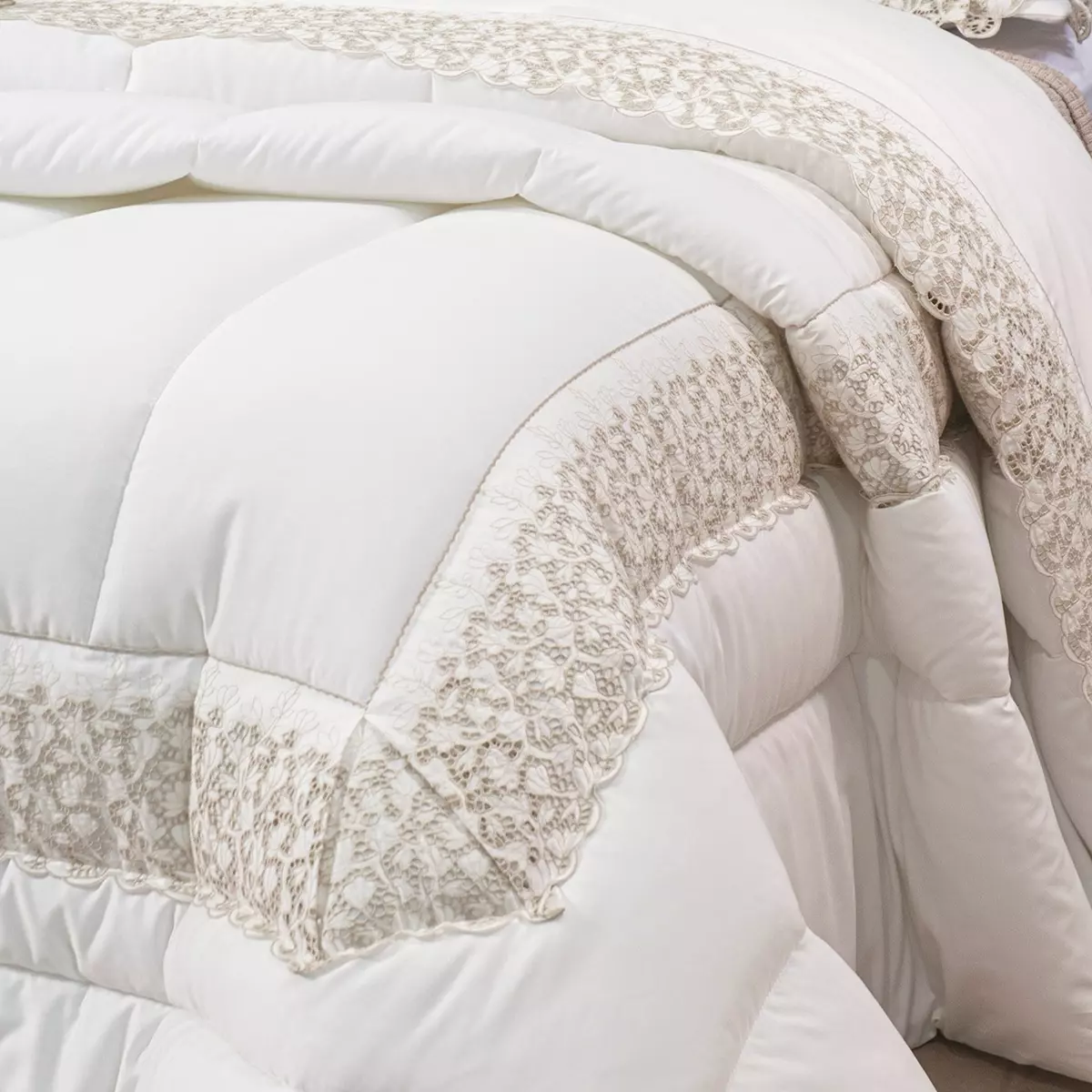 KIT EDREDOM SUPER KING  VALERIE 03 PEÇAS  - PERCAL 300 FIOS ACETINADOS foto adicional 3