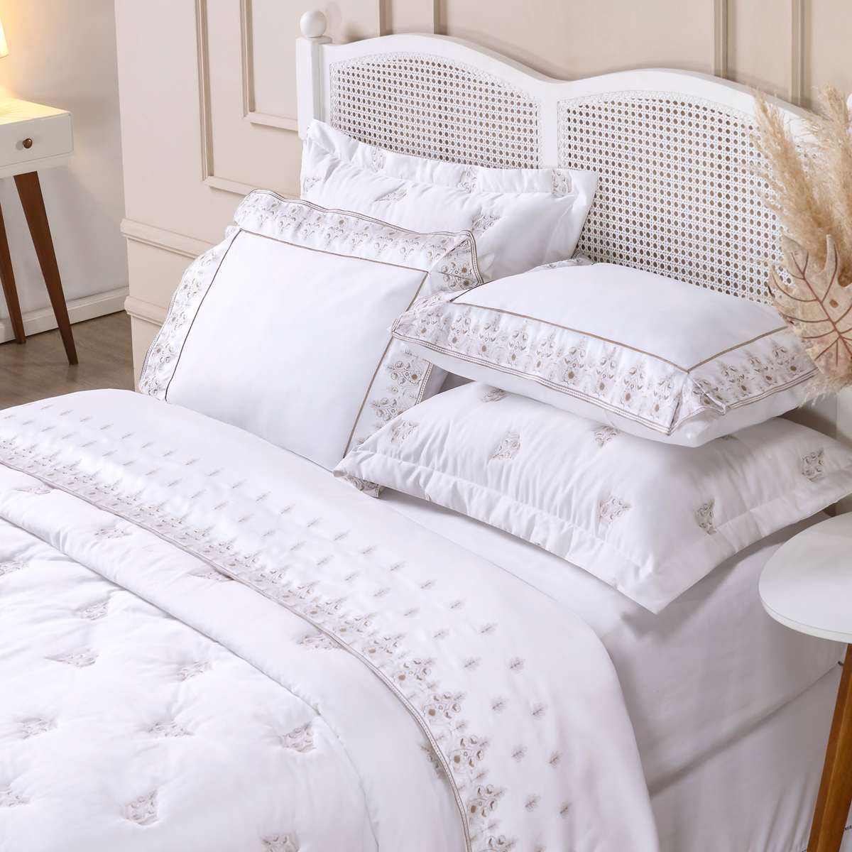 JOGO DE CAMA QUEEN IMPERIAL BORDADO 4 PEÇAS - PERCAL 400 FIOS ACETINADOS 100% ALGODÃO
