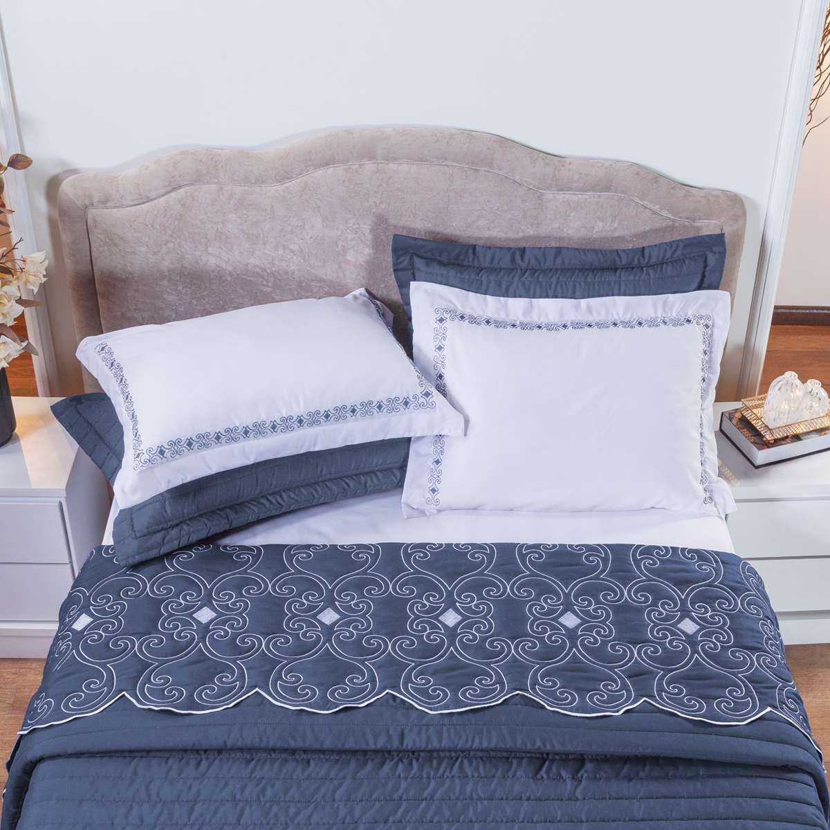 KIT ENXOVAL KING VERSÁTILE DUO 06 PEÇAS - MATELASSADO E BORDADO  ARABESCO foto adicional 4